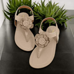 SANDALIA RASTEIRA EM COURO LEGITIMO COM FLOR E ELASTICO -45510