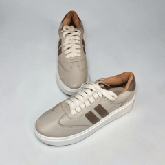 Tênis Feminino Casual em Couro Legítimo com Solado Macio e Cadarço - 5182