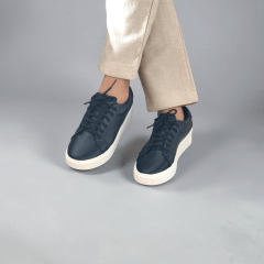 Tênis Feminino em Couro Legítimo com Cadarço – Conforto e Estilo -45494